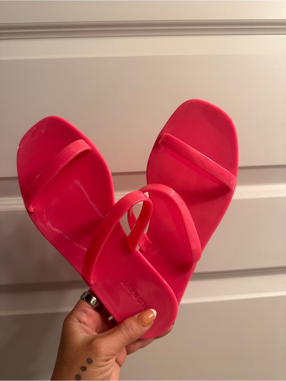 Old Navy Hot Pink Women's Slide Sandals